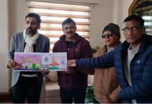 ‘वोट देणु जाण मिन” गढ़वाली गीत को जिला निर्वाचन अधिकारी ने किया लांच Vote Denu Jaan Min