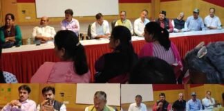दिल्ली के पांडव नगर में चार साल की बच्ची के साथ दुष्कर्म मामले में न्याय की मांग को लेकर उत्तराखंड समाज के लोगों ने गढ़वाल भवन में की अहम बैठक, कैंडल मार्च निकालकर जताया विरोध