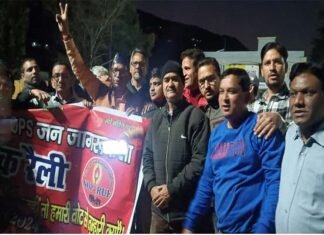 पुरानी पेंशन बहाली की मांग को लेकर कीर्तिनगर से श्रीनगर गोला बाजार तक निकाली बाइक रैली