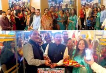 उत्तराखंडी फिल्म “पितृकुड़ा” का पहला शो रहा शानदार, इंदिरापुरम के जयपुरिया मॉल में फिल्म देखकर भावुक हुए दर्शक People got excited after watching the movie “Pithrikuda” in Jaipuria Mall of Indirapuram.