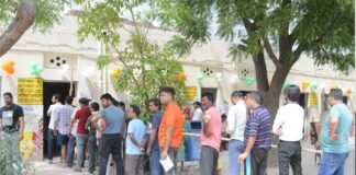 Lok Sabha Election: यूपी में 11 बजे तक 24.31% मतदान, जानिए नोएडा-गाजियाबाद में अब तक कितनी हुयी वोटिंग UP Lok Sabha Election Voting