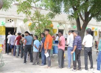 Lok Sabha Election: यूपी में 11 बजे तक 24.31% मतदान, जानिए नोएडा-गाजियाबाद में अब तक कितनी हुयी वोटिंग UP Lok Sabha Election Voting