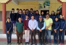 पुलिस अधिकारी पहुंचे छात्र छात्राओं के बीच, करियर काउंसलिंग के टिप्स दिए career counseling tips