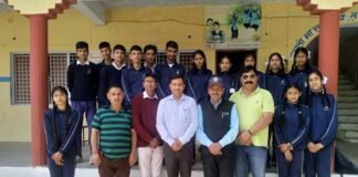 पुलिस अधिकारी पहुंचे छात्र छात्राओं के बीच, करियर काउंसलिंग के टिप्स दिए career counseling tips