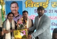 पहाड़ से पलायन करने वालों को आईना दिखाते शिक्षक सीएल चौधरी पहाड़ से पलायन करने वालों को आईना दिखाते शिक्षक सीएल चौधरी