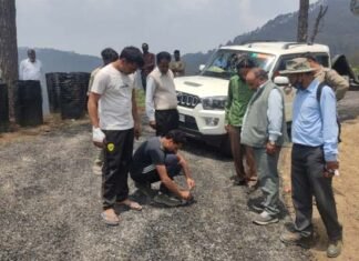छजोलीधार से कल्जीखाल ब्लॉक मुख्यालय की सड़क डामरीकरण में गुणवत्ता बनाये रखने के विधायक पोरी ने दिए निर्देश