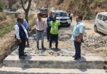 खांड्यूसैंण बगोलीधार मोटर मार्ग के विस्तारीकरण व डामरीकरण कार्य का स्थानीय विधायक पोरी ने किया स्थलीय निरीक्षण