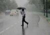 उत्तराखंड में मौसम ने ली करवट, बारिश के बाद सुहाना हुआ मौसम, बीरोंखाल के कुणजोली में बादल फटा, दुकानों के साथ 30 मीटर सड़क पूरी तरह से ध्वस्त rain in Uttarakhand