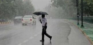 उत्तराखंड में मौसम ने ली करवट, बारिश के बाद सुहाना हुआ मौसम, बीरोंखाल के कुणजोली में बादल फटा, दुकानों के साथ 30 मीटर सड़क पूरी तरह से ध्वस्त rain in Uttarakhand