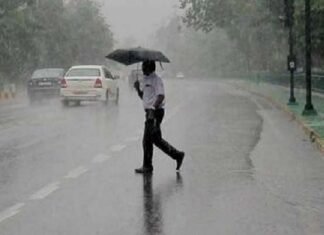 उत्तराखंड में मौसम ने ली करवट, बारिश के बाद सुहाना हुआ मौसम, बीरोंखाल के कुणजोली में बादल फटा, दुकानों के साथ 30 मीटर सड़क पूरी तरह से ध्वस्त rain in Uttarakhand