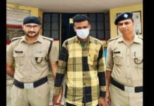 सतपुली में महिला का नहाते समय अश्लील वीडियो बनाने वाला आरोपी गिरफ्तार, वायरल करने की धमकी देकर लूटता रहा अस्मत Accused who made video of woman while bathing arrested in Satpuli