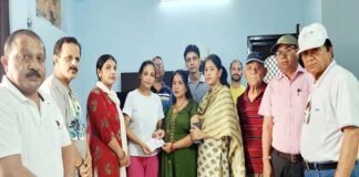स्व. गोकुल शर्मा के परिवार की मदद के लिए आगे आई उत्तराखंड सांस्कृतिक समिति ग्रेटर नोएडा