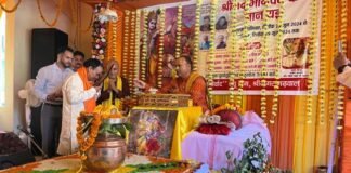 कथा सुनने, तीर्थ दर्शन और समाज सेवा से बड़ा पुण्य कोई नहीं: आचार्य महेश चन्द्र महाराज