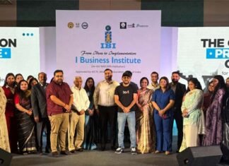 व्यावसायिक दुनिया में सफलता प्राप्त करने के लिए छात्रों को मूल्यवान सलाह और मार्गदर्शन प्रदान किया I Business Institute