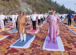 पौड़ी के रांसी स्टेडियम में मनाया गया योग दिवस