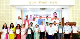 CM धामी ने उच्च शिक्षा एवं शहरी विकास विभाग के 153 अभ्यर्थियों को प्रदान किए नियुक्ति पत्र CM Dhami provided appointment letters to 153 candidates