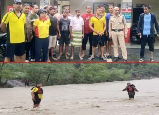 देहरादून गुच्चू पानी के पास टापू में फंसे 10 टूरिस्ट, SDRF ने नदी के तेज बहाव से किया रेस्क्यू Guchu Pani in Dehradun