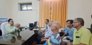 सुमाड़ी से ही शुरू हो NIT का निर्माण कार्य, भूमिदाता ग्रामीणों ने आयुक्त गढ़वाल से की मुलाकात