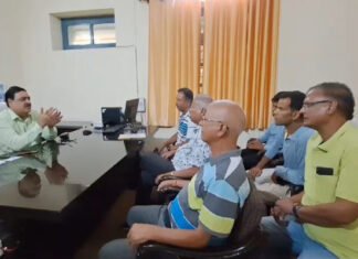 सुमाड़ी से ही शुरू हो NIT का निर्माण कार्य, भूमिदाता ग्रामीणों ने आयुक्त गढ़वाल से की मुलाकात