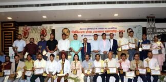 ‘नेशनल डाक्टर्स डे’ पर सेवा और समर्पण के लिए सम्मानित किए गए 22 डॉक्टर और 13 संस्थाओं के प्रतिनिधि National Doctors Day