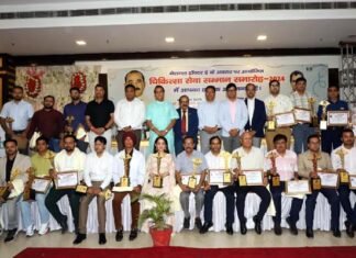 ‘नेशनल डाक्टर्स डे’ पर सेवा और समर्पण के लिए सम्मानित किए गए 22 डॉक्टर और 13 संस्थाओं के प्रतिनिधि National Doctors Day