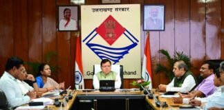 सीएम धामी ने अधिकारियों को शहरों के मास्टर ड्रेनेज प्लान तथा फ्लड प्लैन जोनिंग के कार्यों में तेजी लाने के दिए निर्देश