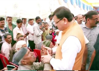 मुख्यमंत्री ने टिहरी में आपदा राहत शिविर में प्रभावितों से जाना उनका हाल-चाल