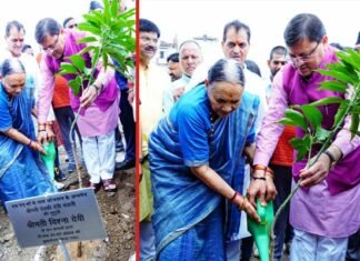 गुरू पूर्णिमा के शुभ अवसर पर सीएम धामी ने ‘एक पेड़ मां के नाम’ अभियान के अंतर्गत अपनी माताजी संग किया पौधारोपण