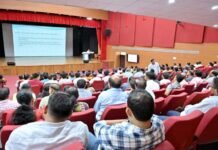 श्रीनगर मेडिकल कॉलेज के अधिकारी-कर्मचारियों को पढ़ाया आचरण नियमावली का पाठ medical college srinagar garhwal