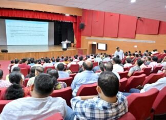 श्रीनगर मेडिकल कॉलेज के अधिकारी-कर्मचारियों को पढ़ाया आचरण नियमावली का पाठ medical college srinagar garhwal