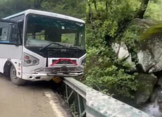 पौड़ी से दिल्ली जा रही रोडवेज बस हुई हादसे का शिकार, यात्रियों में मची चीख पुकार, बाल बाल बची सवारियों की जान pauri Delhi roadways bus accident