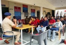 1 जुलाई से लागू हुए नए कानूनों के संबंध में रिखणीखाल थाना क्षेत्र में आमजन को किया गया जागरूक
