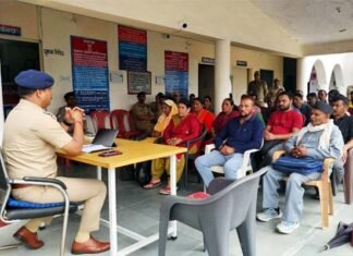 1 जुलाई से लागू हुए नए कानूनों के संबंध में रिखणीखाल थाना क्षेत्र में आमजन को किया गया जागरूक