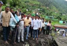 मुख्यमंत्री ने भिलंगना विकासखंड टिहरी के बाल गंगा एवं बूढ़ाकेदार क्षेत्र में भूस्खलन प्रभावित क्षेत्र में बचाव एवं राहत कार्य संचालित करने के अधिकारियों को दिए निर्देश