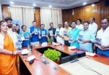 मुख्यमंत्री धामी ने किया ‘वो 17 दिन’ पुस्तक का विमोचन Those 17 days