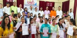 गढ़वाल विश्वविद्यालय का बीएड प्रवेश परीक्षा का परिणाम घोषित, श्रीनगर में 34 सहायक अध्यापकों को दिए गए नियुक्ति पत्र Garhwal University B.Ed entrance exam result declared