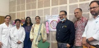एमबीबीएस छात्रों ने पोस्टर के माध्यम से बताये स्तनपान के फायदें व लाभ, पोस्टर प्रतियोगिता में छात्रा शिवाली और शोभा की टीम रही विजेता