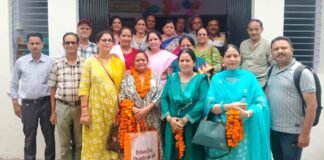 शिक्षिका की सेवानिवृत्ति पर विदाई एवं सम्मान कार्यक्रम आयोजित