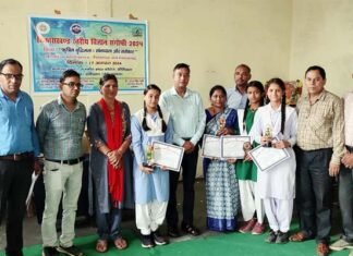 GIC कीर्तिखाल में आयोजित विकासखंड स्तरीय विज्ञान संगोष्ठी में अनन्या रही अव्वल block level science seminar organized at GIC Kirtikhal