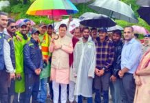 मुख्यमंत्री ने केदारघाटी में आपदा प्रभावित क्षेत्रों का किया निरीक्षण, अधिकारियों को जल्द जनजीवन सामान्य बनाने के दिए निर्देश