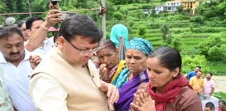 सीएम धामी ने केदारघाटी में हुई अतिवृष्टि से प्रभावित क्षेत्रों का किया स्थलीय निरीक्षण, क्षतिग्रस्त सड़कों के सुधारीकरण कार्य में तेजी लाने के दिए निर्देश