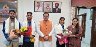 पेरिस ओलिंपिक में प्रतिभाग कर लौटे खिलाड़ियों अंकिता ध्यानी, परमजीत सिंह एवं सूरज पंवार ने मुख्यमंत्री धामी से की भेंट
