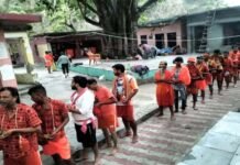 सावन शिवरात्रि पर दंगलेश्वर महादेव मंदिर में हुए भव्य अनुष्ठान, बम बम भोले के जयकारों के साथ सैकड़ों शिव भक्तों ने किया जलाभिषेक