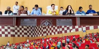 द्वारीखाल क्षेत्र पंचायत की बैठक छाए रहे पेयजल, सड़क निर्माण से जुड़े मुद्दे