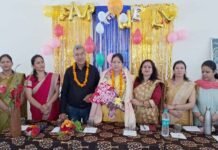 शिक्षिका हेमा त्रिपाठी को दी गयी भावपूर्ण विदाई