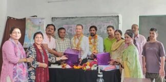 नवाखाल के प्रभारी प्रधानाचार्य महेंद्र सिंह नेगी एवं प्रवक्ता रविंद्र रावत को विद्यालय परिवार ने दी भावभीनी विदाई