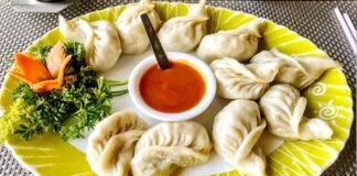 ग्रेटर नोएडा में मोमोज खाने से 15 से ज्यादा लोग बीमार, सबको हुई एक ही परेशानी, दो बच्चों की हालत गंभीर 15 people fell sick after eating momos in Greater Noida