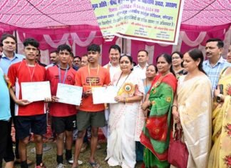 कोटद्वार: जनपद स्तरीय शरदकालीन क्रीड़ा प्रतियोगिता सम्पन्न, अंडर-19 फुटबाल प्रतियोगिता में दुगड्डा बना चैंपियन, अंडर-17 में कोट ब्लॉक ने मारी बाजी District level autumn sports competition held in Kotdwar concluded