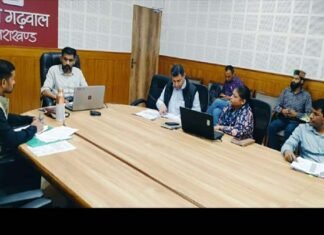 दिसम्बर 2024 तक सभी 73 टावरों को चालू करें बीएसएनएल : डीएम डॉ. आशीष चौहान