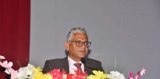 नैनीताल हाईकोट के न्यायूमर्ति मनोज तिवारी ने जीबी पंत इंजीनियरिंग कॉलेज घुड़दौड़ी में छात्र छात्राओं को दी विधिक जानकारी Justice Manoj Tiwari of Nainital High Court
